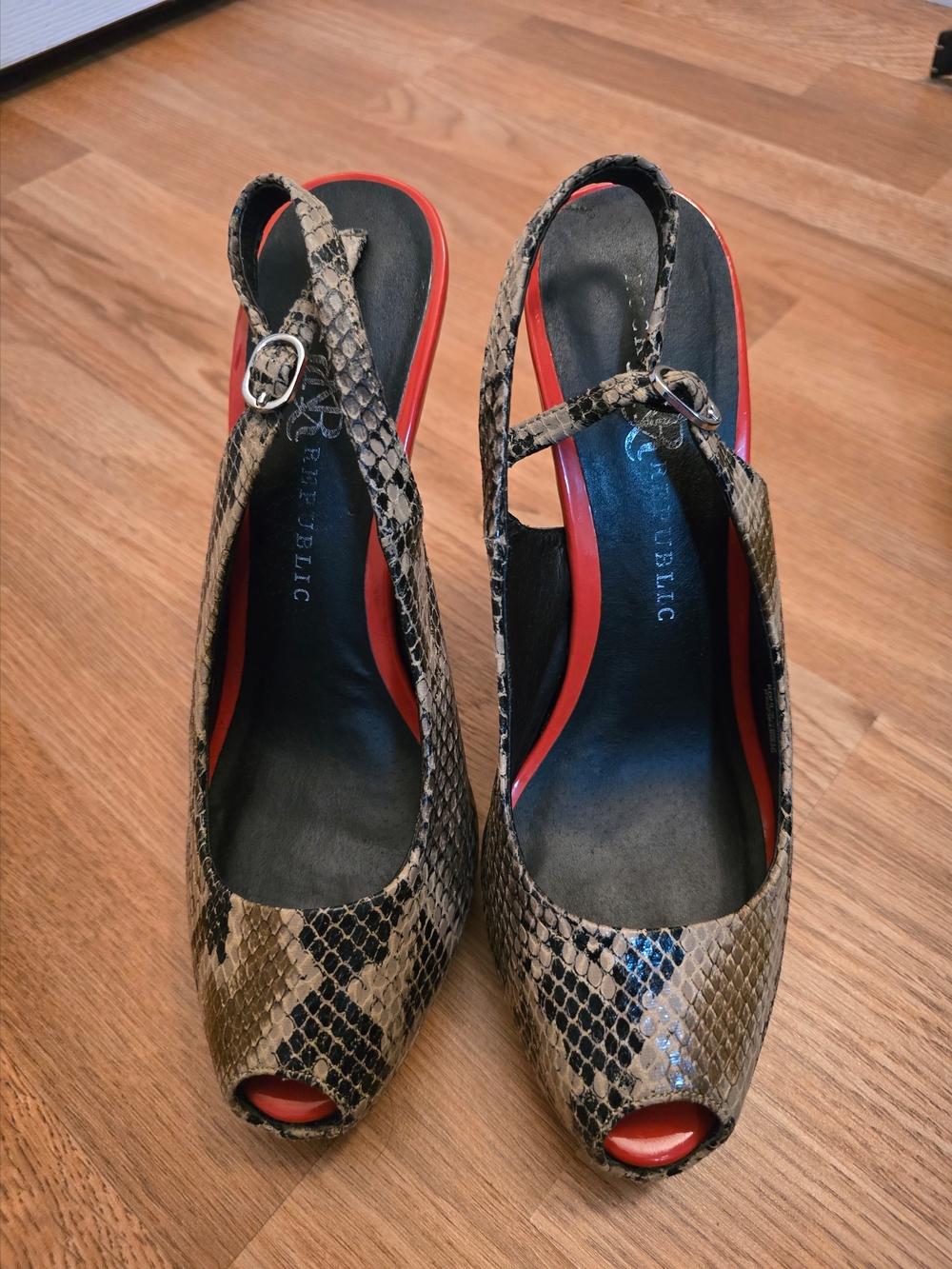 Rock & Republic Cruz Snakeskin Peeptoe Pumps - Size 8.5 ♡ Great Condition ♡